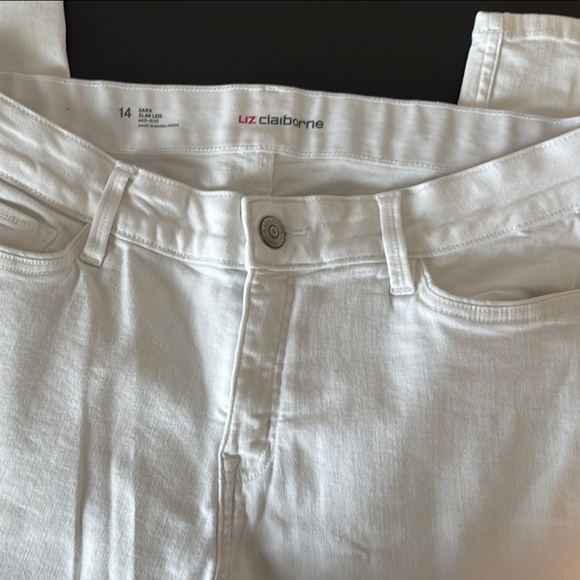 Liz Claiborne White Denim Sara Slim Leg Mid-Rise Cropped Pants, SZ 14 - Picture 4 of 5